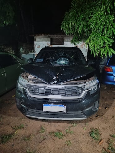 Esta camioneta protagonizó un accidente de tránsito donde falleció un peatón que intentaba cruzar la ruta PY02.