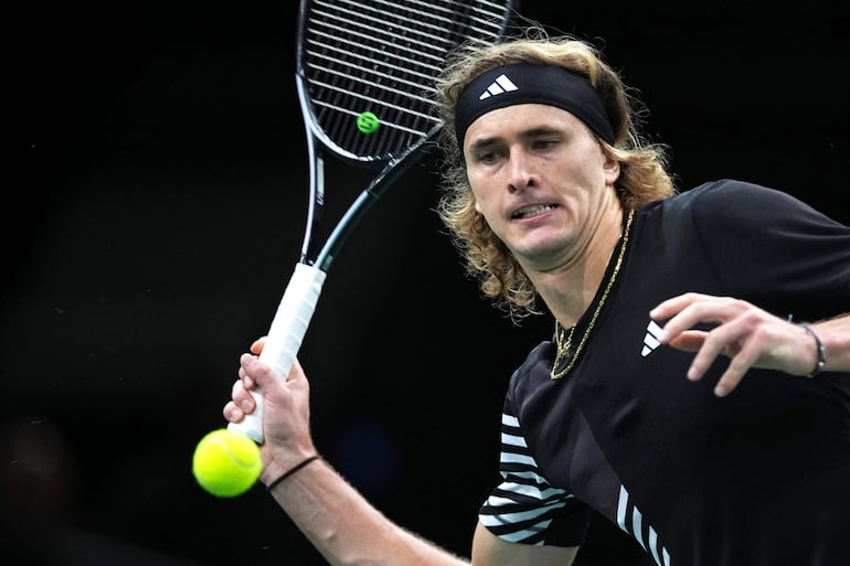 El alemán Alexander Zverev avanza en París