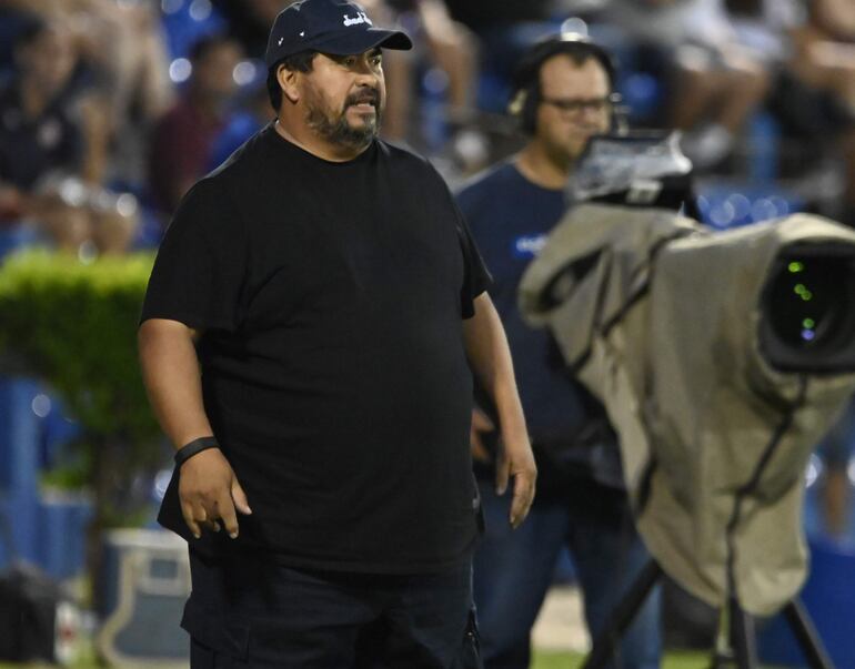 Humberto García, nuevo entrenador de General Caballero JLM.