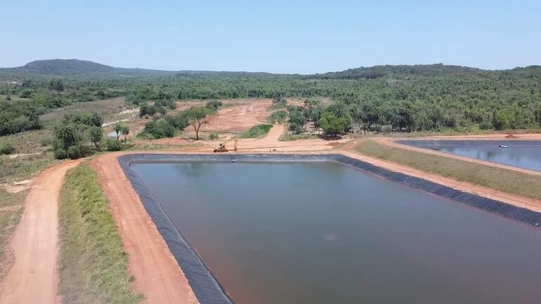 Esto permitirá el tratamiento adecuado de las aguas residuales tanto domiciliarias como industriales, marcando un hito importante en el mejoramiento de la calidad de vida de los habitantes de Caacupé y su área de influencia.