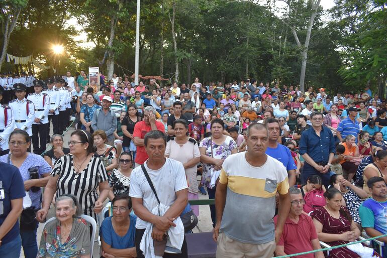 Mucha gente asistió a la misa que se ofició en Itapé.