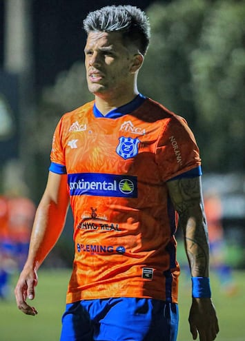 Brahian Ayala (29/06/1995), mediocampista ofensivo del Sportivo 2 de Mayo, máximo artillero de la temporada 2024.