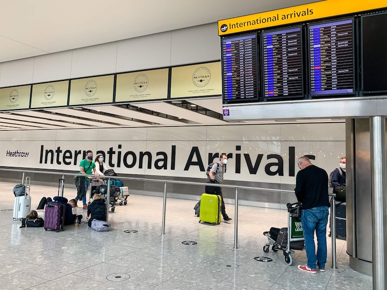 Área de llegada de pasajeros en el aeropuerto internacional de Heathrow, en Londres.