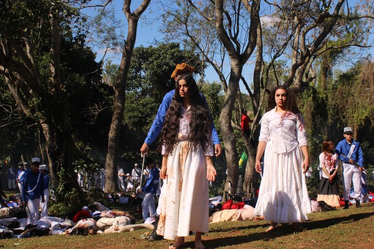 Los estudiantes hicieron una reprsentaciòn teatral impecable.