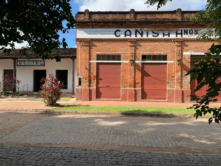 Fachada actual del edificio del Cine Cañisá.