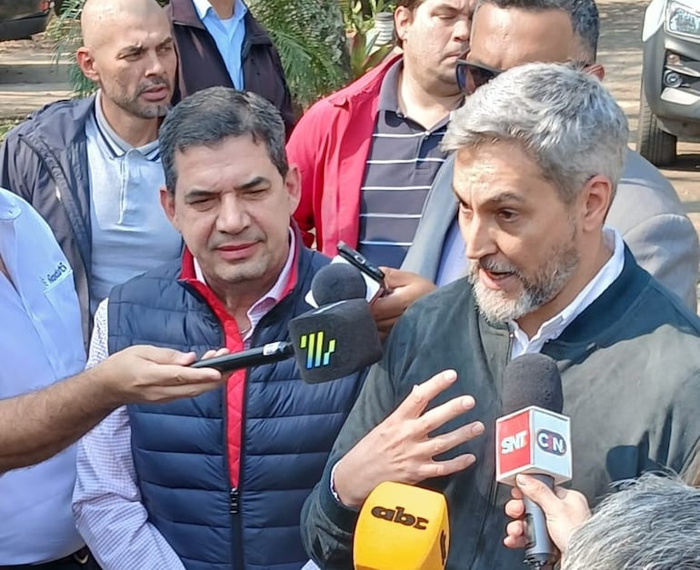 El expresidente de la República, Mario Abdo, en su primer encuentro de reaparición política.