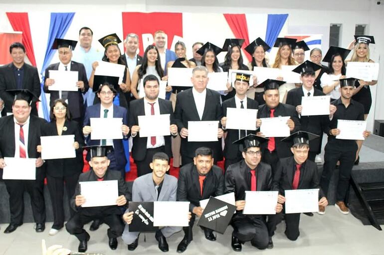 Alumnos del CPDP culminan exitosamente el curso de periodista.