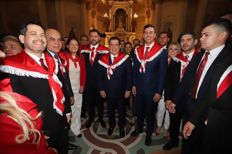 La actual cúpula del gobierno y la ANR emula varias de las prácticas del régimen stronista.