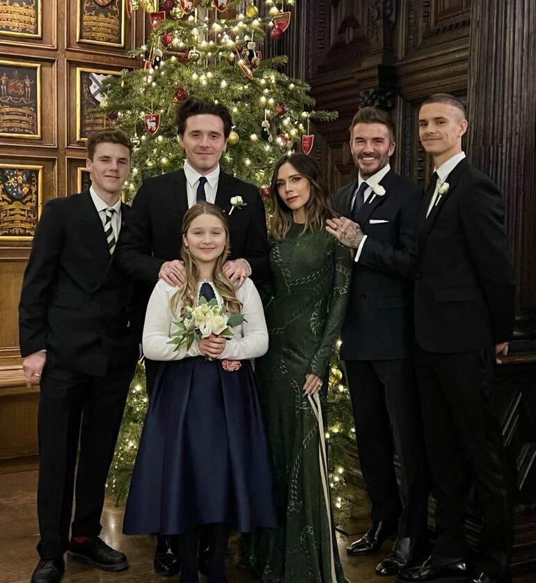 Familia completa. Victoria y David Beckham con sus cuatro hijos. (Instagram/David Beckham)