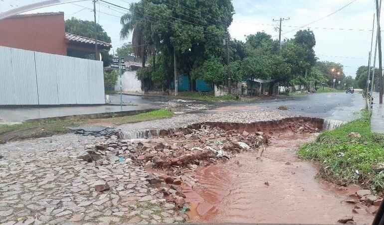 En estas condiciones quedó la calle Nuestra Señora de la Asunción del barrio Bonita de Villa Elisa.