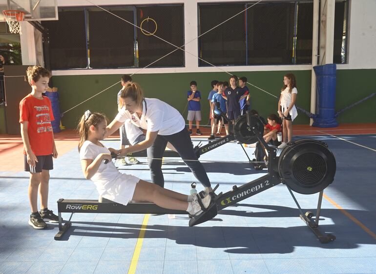 Con asistencia de varios deportistas, los chicos desarrollaron las actividades.