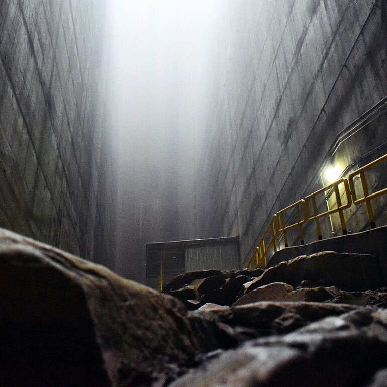 Represa hidroeléctrica paraguayo/brasileña de Itaipú. La base de sustentación del coloso.