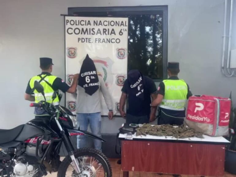 Los presuntos microtraficantes quedaron detenidos por disposición del fiscal antidrogas.