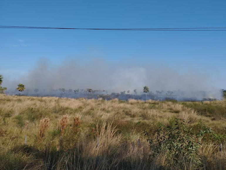 Incendio de gran magnitud en ruta Luque - San Bernardino.