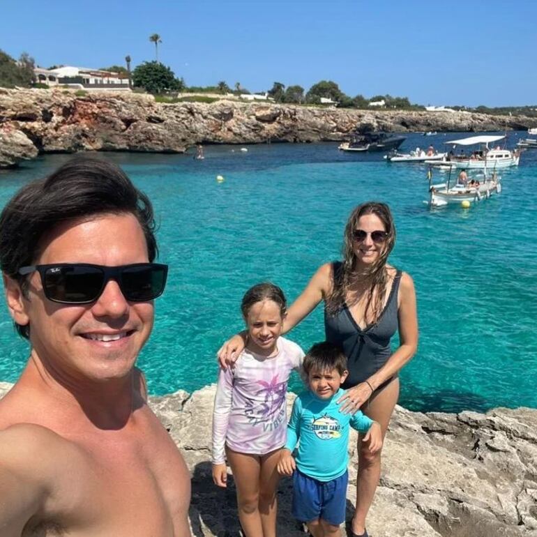 Los Omella-Anderson disfrutando del verano europeo. (Instagram/Lory Anderson)