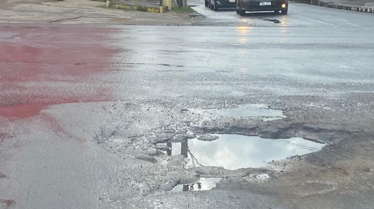 La mayoría de las personas que vienen desde la capital del país deben sortear la manera de esquivarlo