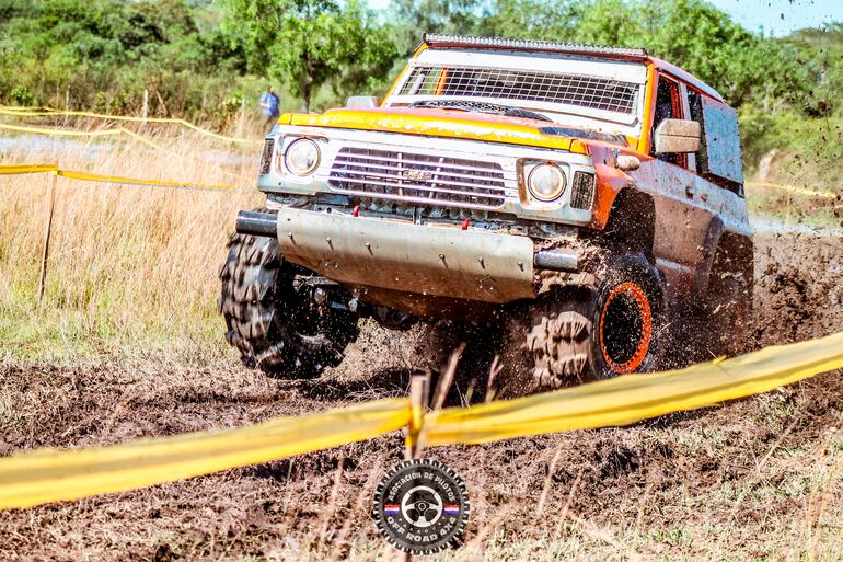 Al mando de esta potente Nissan Patrol, Albano y Brian Junghanns vencieron en Altos.