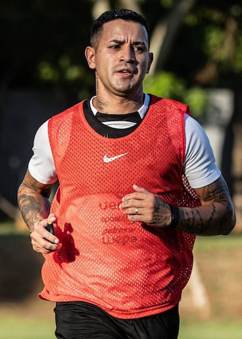 Derlis Alberto González Galeano (29 años), delantero de Olimpia.