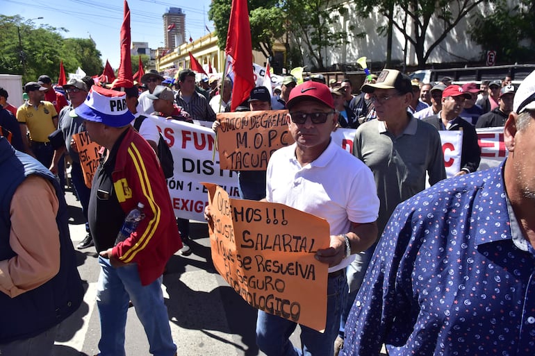 Protestas cerca del Congreso.