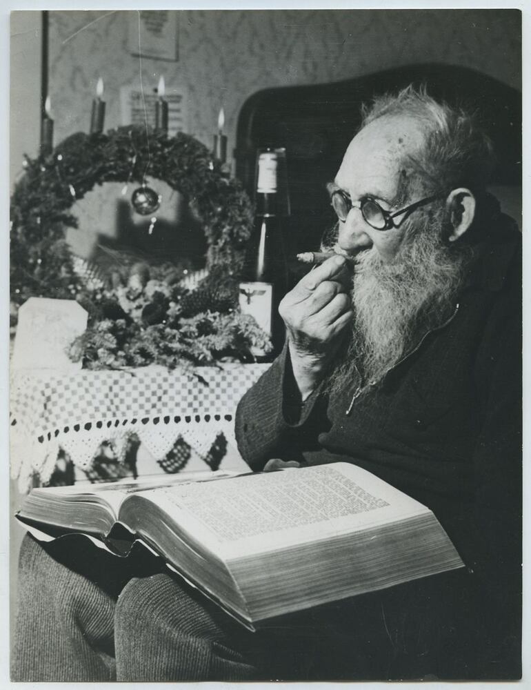 Gastón Bachelard (Bar-sur-Aube, Champaña, 27 de junio de 1884 - París, 16 de octubre de 1962)