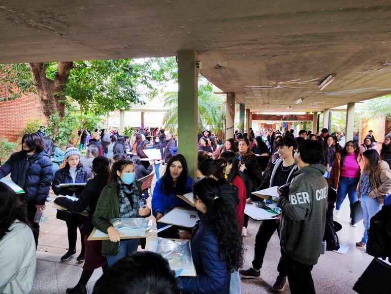 El siguiente examen será el sábado 13 de julio, día en que se rendirá la materia de Comunicación Oral y Escrita.