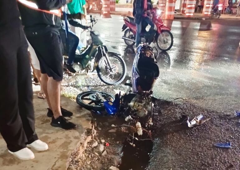 Un fatal accidente de tránsito se produjo sobre la ruta PY02, donde falleció un motociclista.