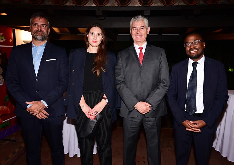 Martín Del Negro, Florencia Orellano, Luis Martínez y Félix Mwenetombwe.