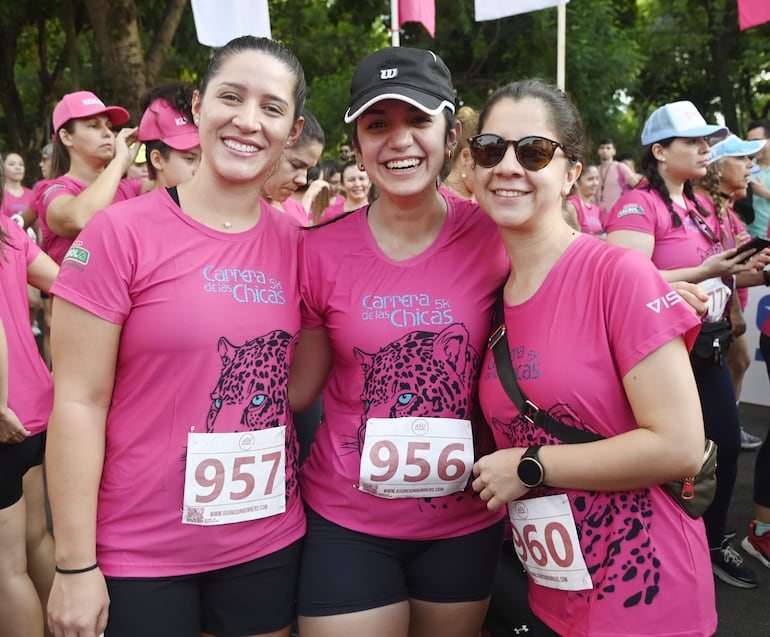 Mónica Montiel, Sofía Simbron y Andrea Ranoni.