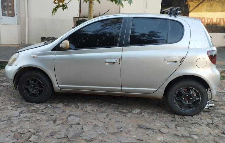 El Toyota Vitz Incautado y que fue entregado por el suegro del ahora imputado.