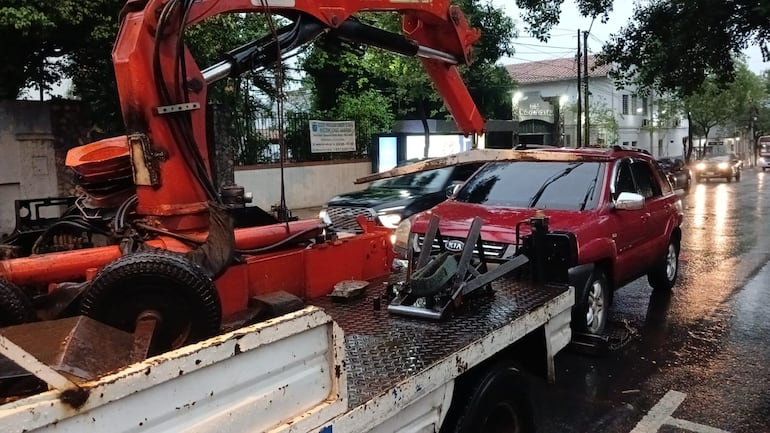 grúa lluvia automóvil Asunción