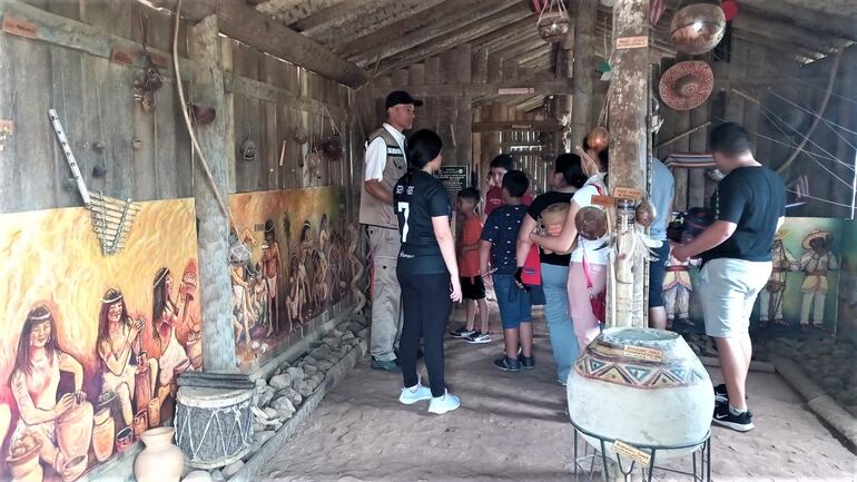 El museo Jaguarú un atractivo más que tiene en la cima el Cerro Yaguarón.