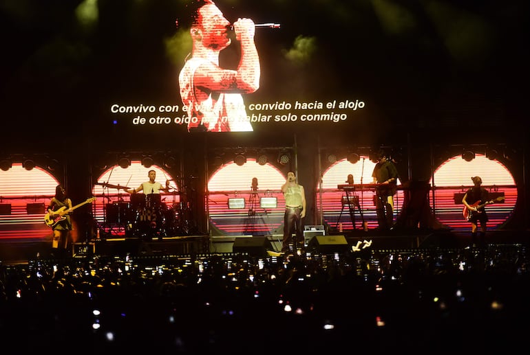 Luces y pantallas, todo colaboró de forma magistral en esta nueva presentación de WOS en Asunción.