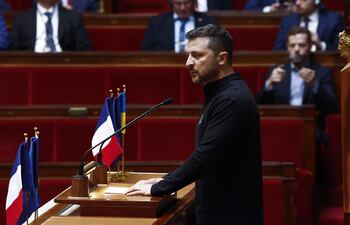 El Presidente de Ucrania, Volodymyr Zelensky, se dirige a la Asamblea Nacional Francesa como parte de su visita a Francia, en París, Francia, el 07 de junio de 2024.