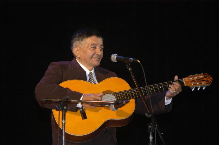 Casto Darío Martínez durante una presentación en el año 2005. El músico falleció hoy a los 87 años.