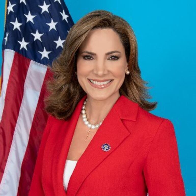 Congresista republicana representante del Estado de Florida de Estados Unidos, María Elvira Salazar, que abogó porque Joe Biden incluya a Paraguay en la APEP.