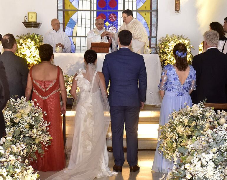 La ceremonia religiosa fue en la capilla Virgen de Fátima.