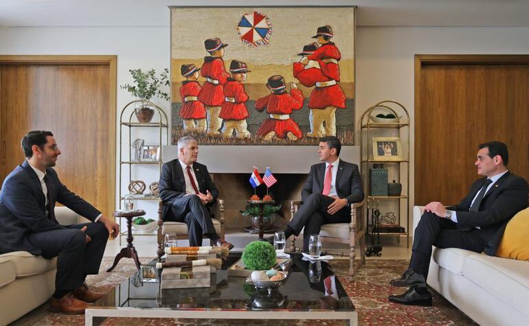 Marc Ostfield se reunió con Santiago Peña, esta mañana, en la vivienda del presidente electo.