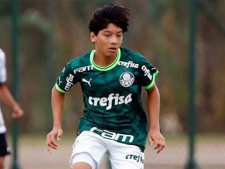 El paraguayo Robert Junior Silguero Ibáñez, jugador del Palmeiras, durante un partido.