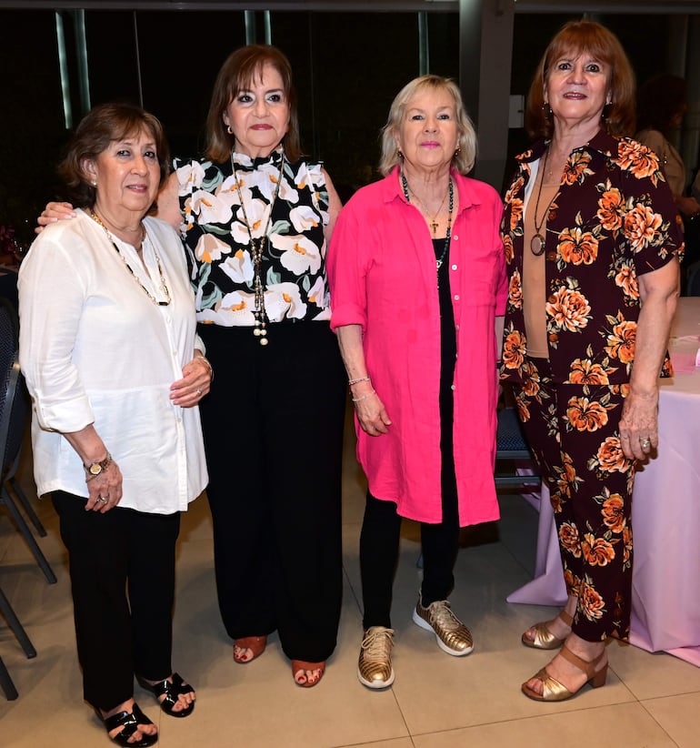 Yolanda Ferreira, Mary Díaz, María Gould e Isabel de Stark.