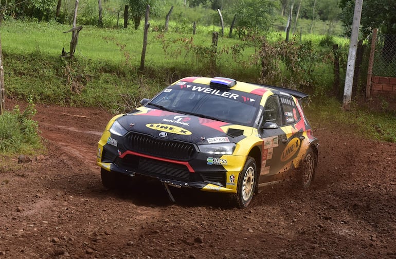 Tiago Weiler, junto a Juan José Sánchez (Škoda Fabia RS Rally2), subió al segundo escalón del podio.