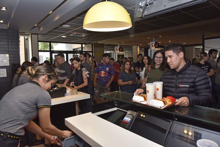 Comenzó la celebración del Día Internacional de la Hamburguesa en McDonald's.