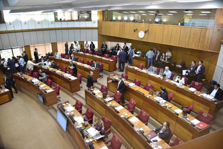 Sesión plenaria de la Cámara de Senadores.