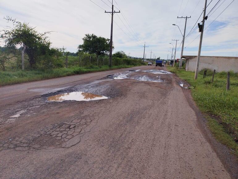 Calles de Villeta se encuentran en deplorables estado y los vecinos exigen reparación.