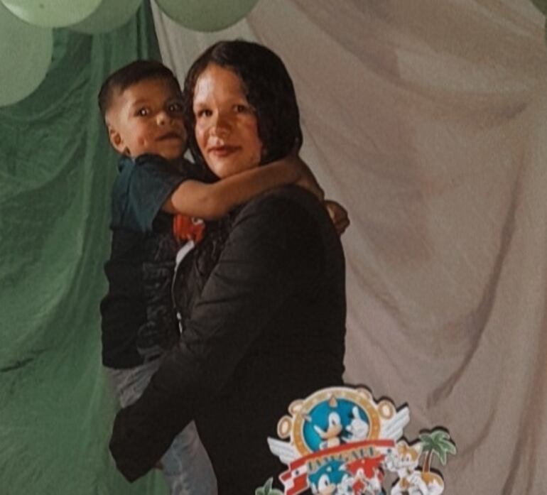 Luisa Vargas Vargas se encuentra desaparecida junto a su hijo; un niño de cuatro años.