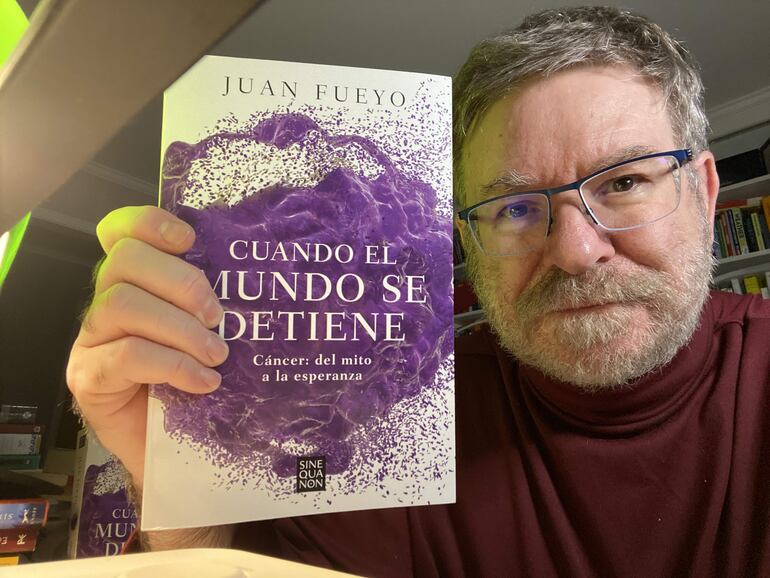 El científico español Juan Fueyo lleva más de 25 años investigando en Estados Unidos, en el MD Anderson Cancer Center de Houston, Texas, y en una entrevista con EFE desgrana su trabajo centrado en la viroterapia, una de las vías más prometedoras en la que se manipulan virus y bacterias para eliminar tumores. "Ahora cada vez hay más supervivientes y controlamos mejor un mayor número de tumores", subraya el investigador. Sin ir más lejos, en los años 70, en Estados Unidos, había tres millones de supervivientes al año. Para 2040 se espera que sean 30 millones.