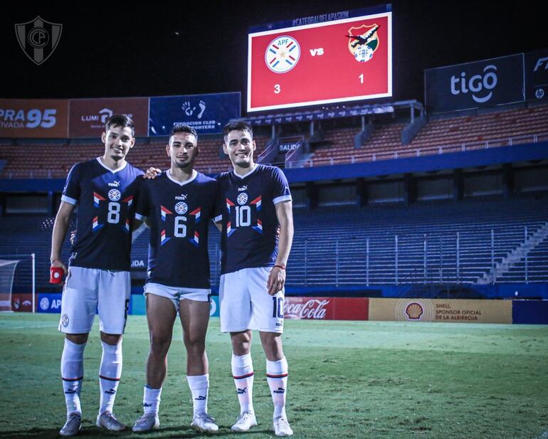 Damián Bobadilla, Fabrizio Peralta y Wilder Viera, en la Albirroja Sub 23.