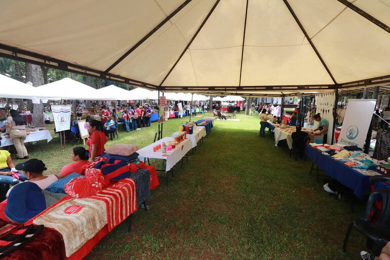 La actividad se realizó en el patio de la Gobernación del Alto Paraná, este viernes. 