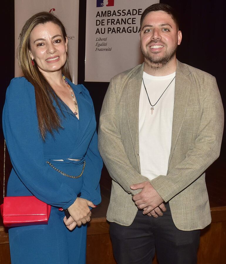 Luz Borja, representando al FONDEC y Diego Florentín, de la Cámara de Empresas Productoras de Cine y Televisión.