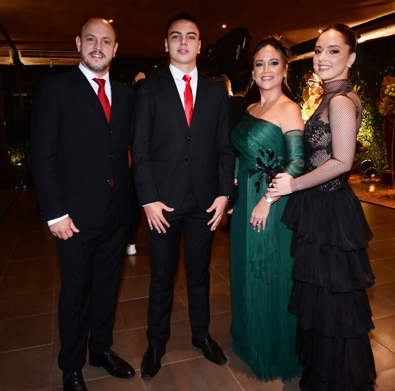 Hugo, Giuliano, Anabel y Michaela Varela.