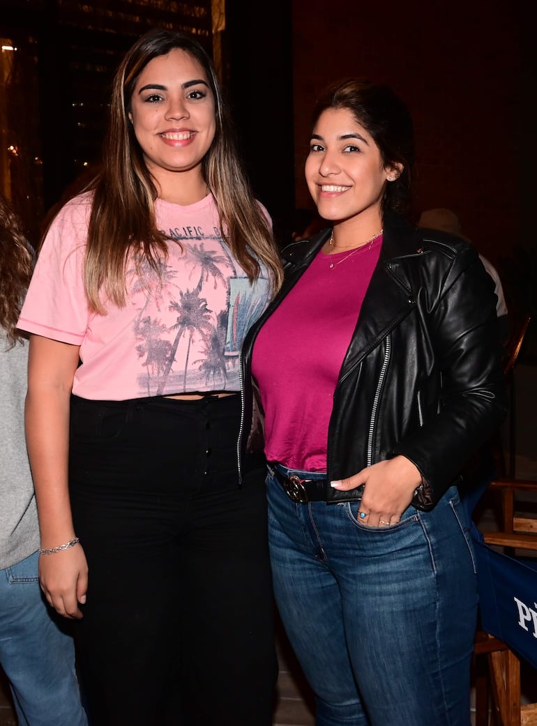 Camila Jiménez y Rebeca Schneiderman.